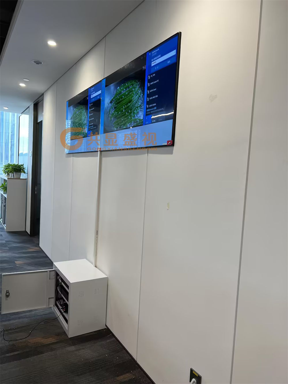 办公室展示  柔性OLED拼接屏直角1x2 2.jpg